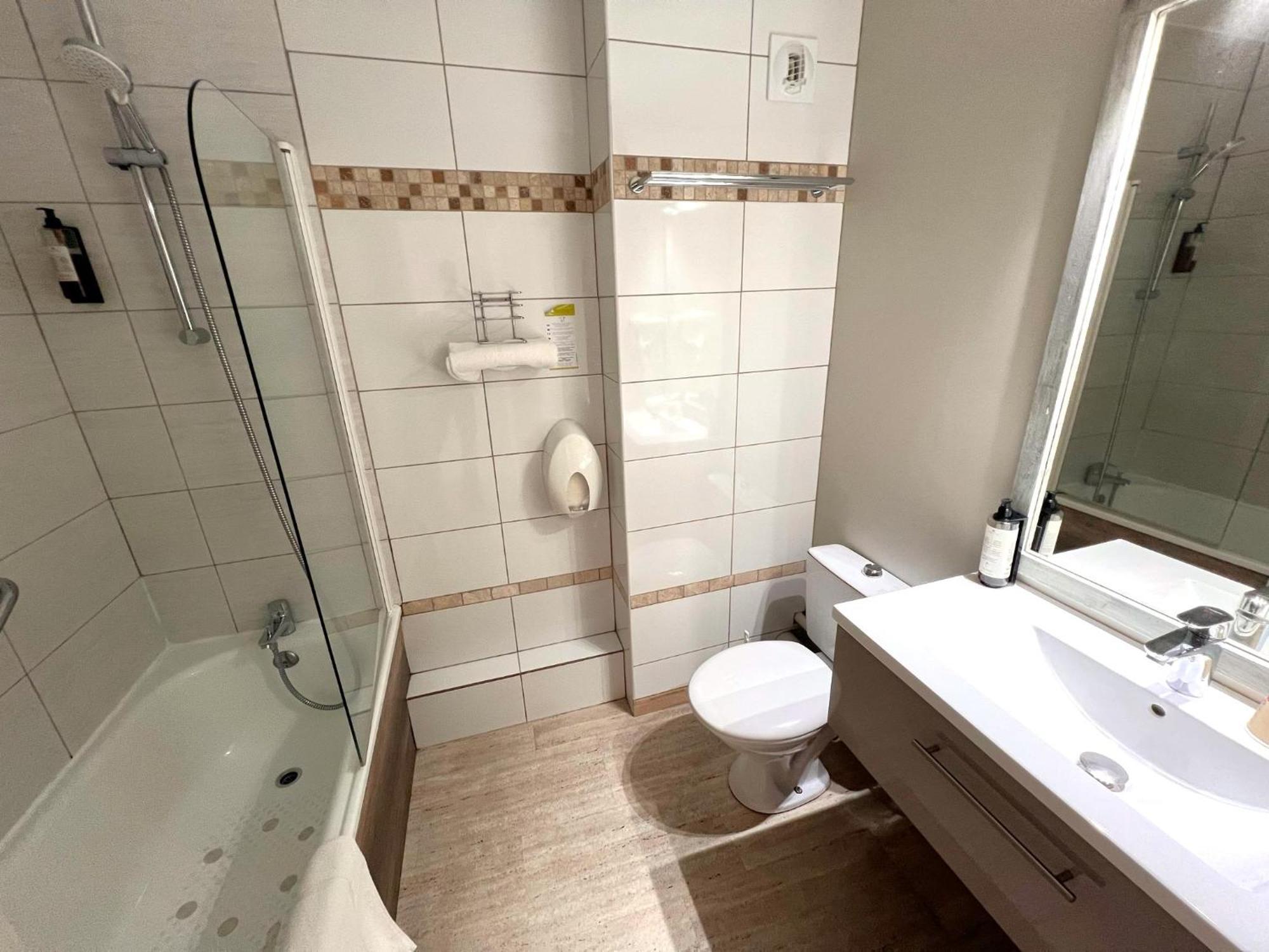 Hotel Le Mas Des Ponts D'アルル 部屋 写真
